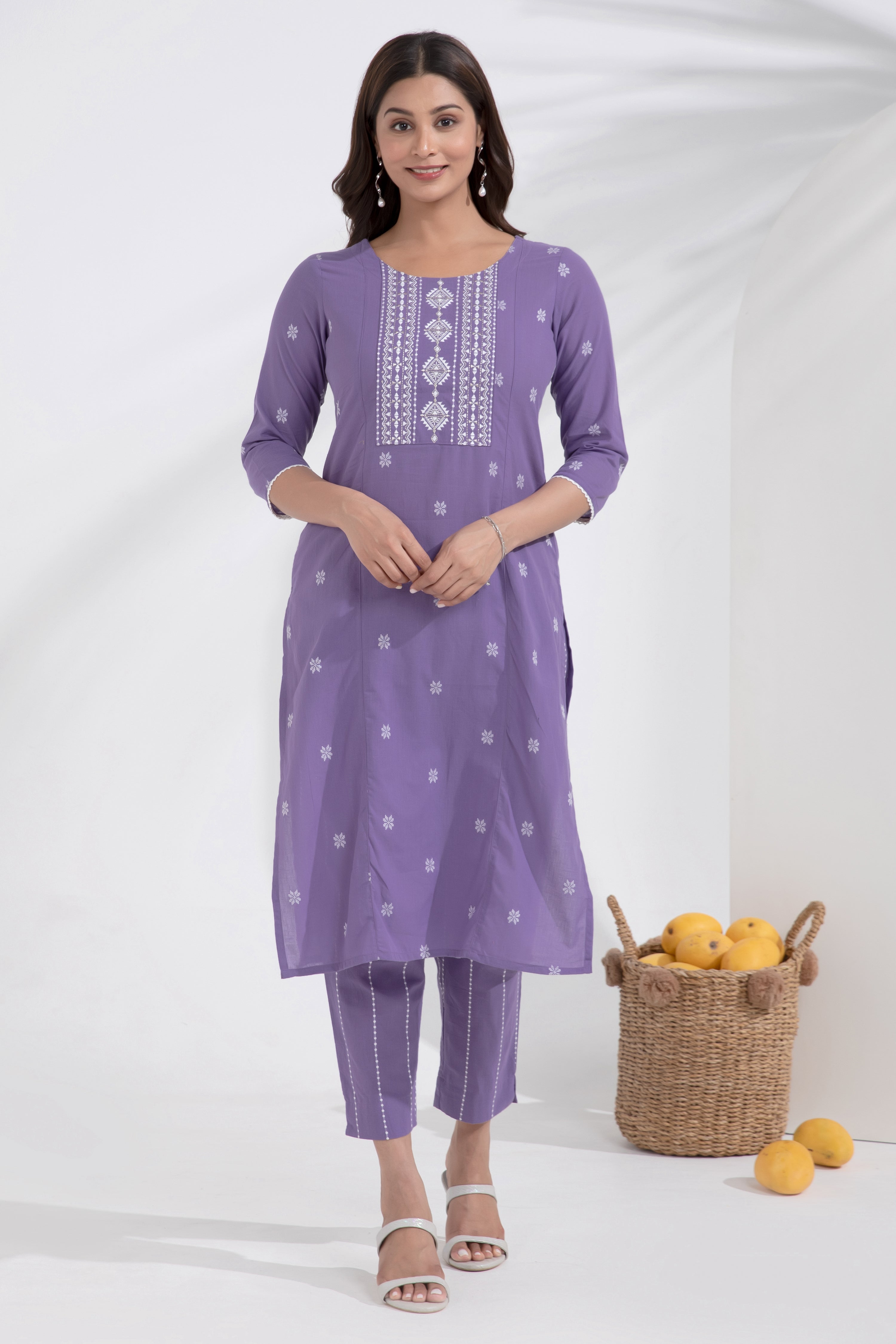 Dobby Weave Lavender Embroidered Kurta Pant