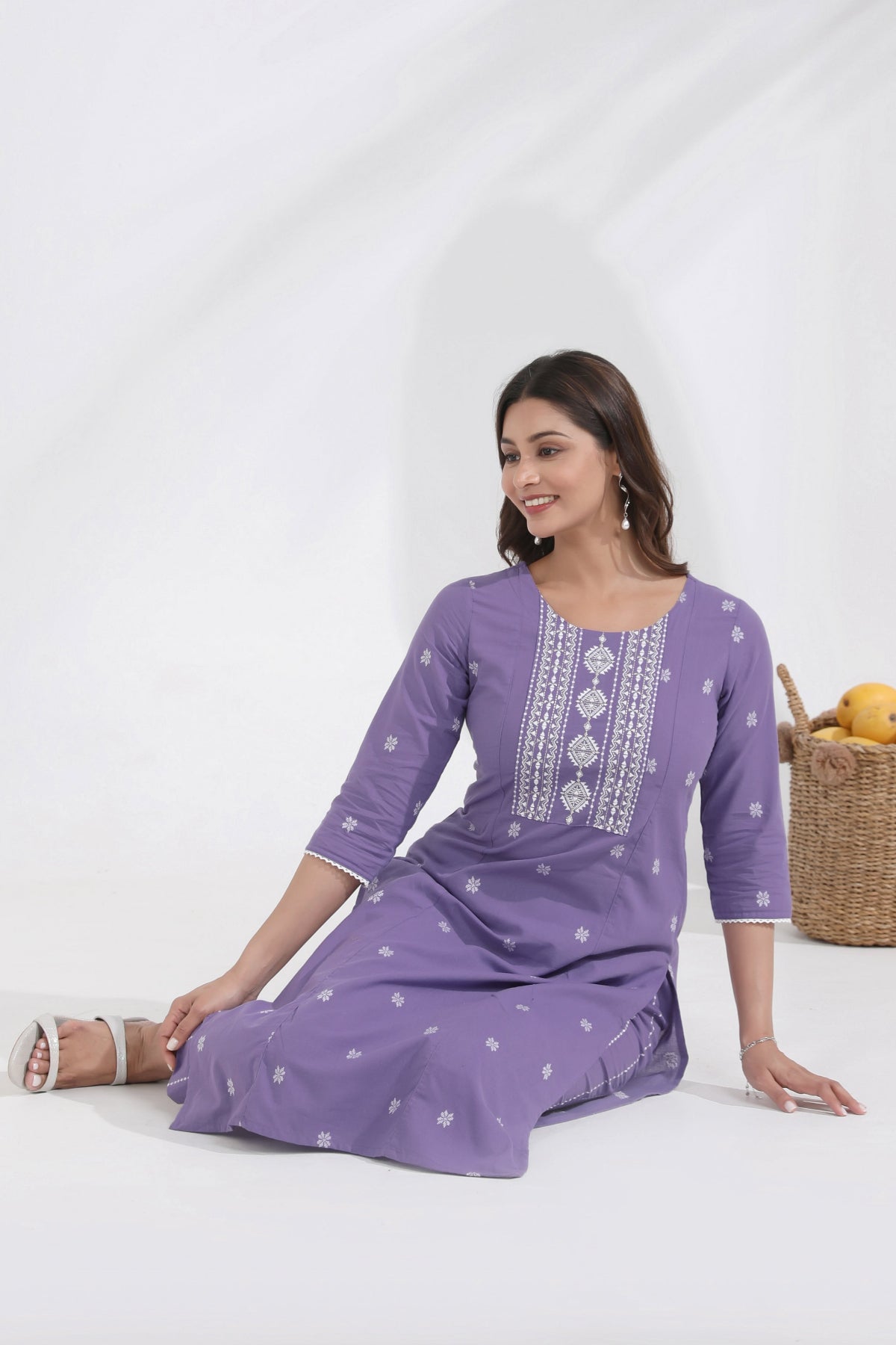 Dobby Weave Lavender Embroidered Kurta Pant