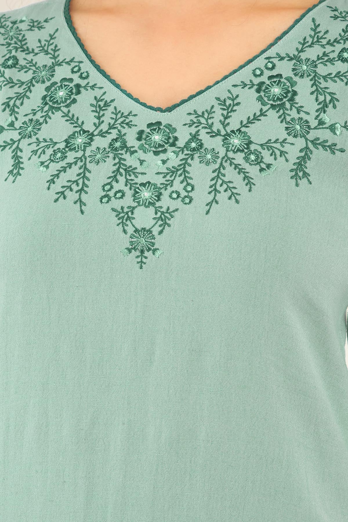 Ditsy Floral Mirror Embroidered Kurta Green