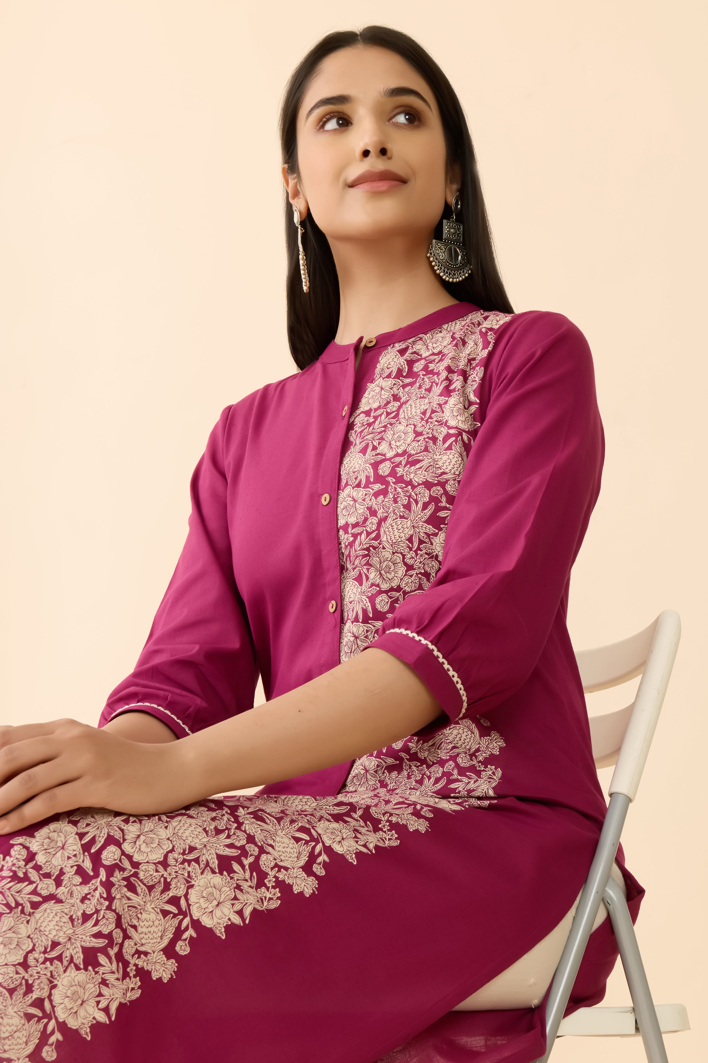 MAGENTA FLORAL PRINTED STRAIGHT CUT KURTA