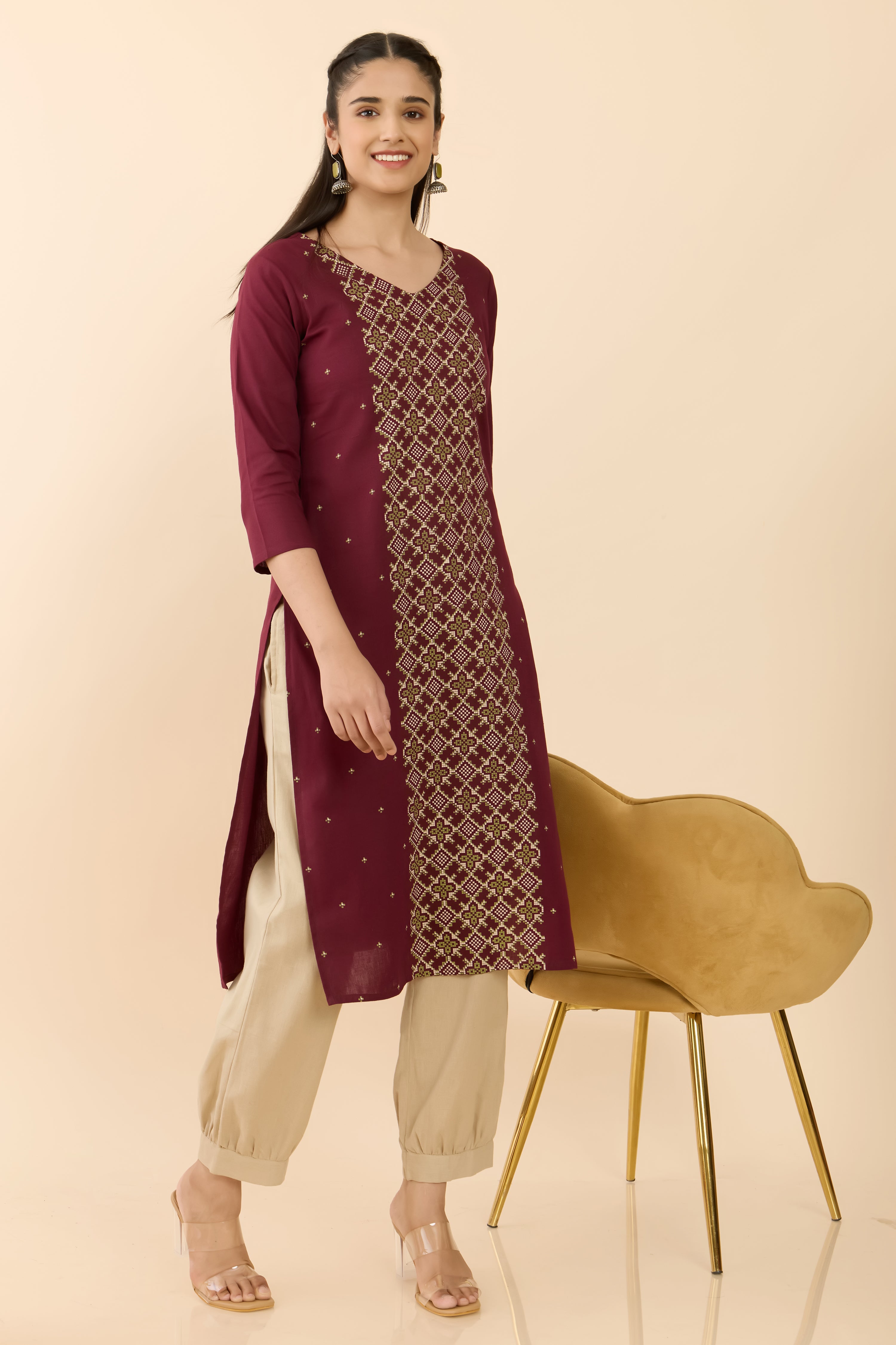 MAROON GEOMETRIC PRINTED STRAIGHT CUT KURTA