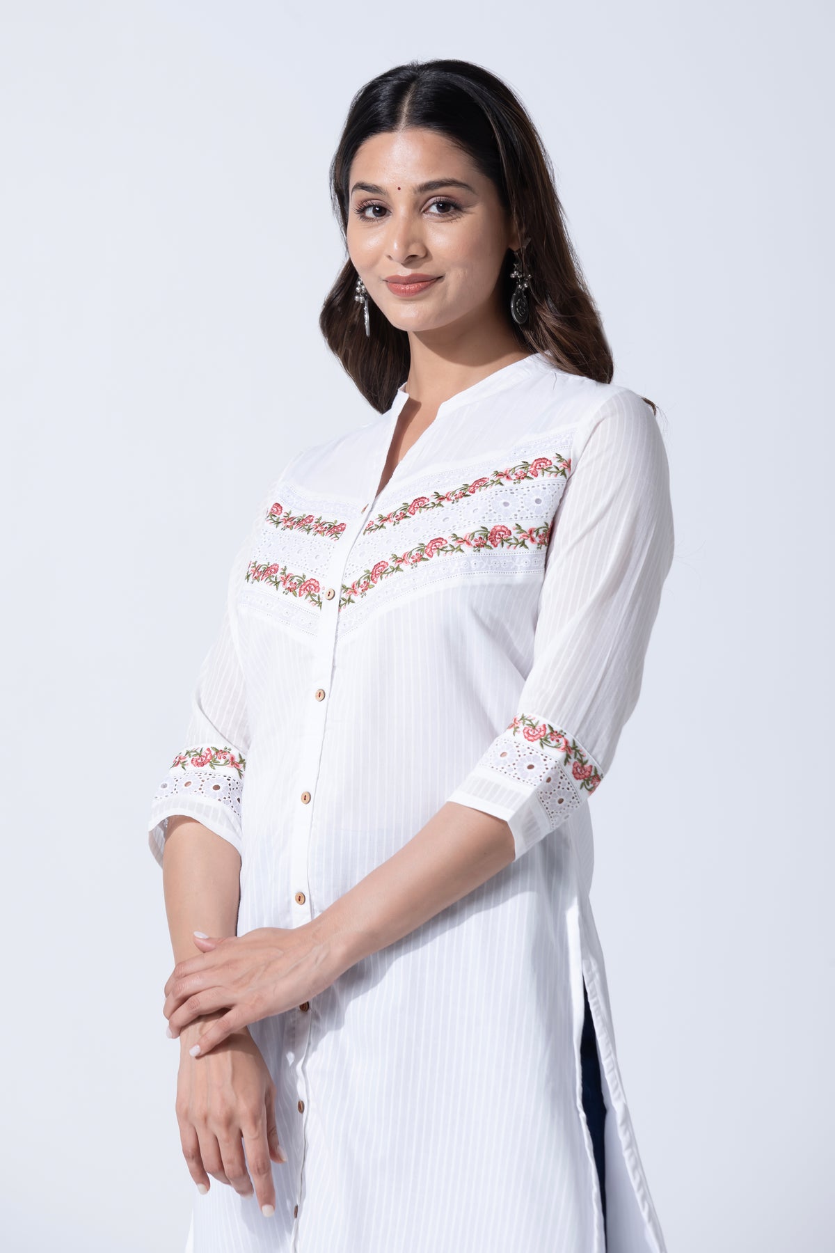 White Floral Embroidery & Lace Straight Cotton Kurta