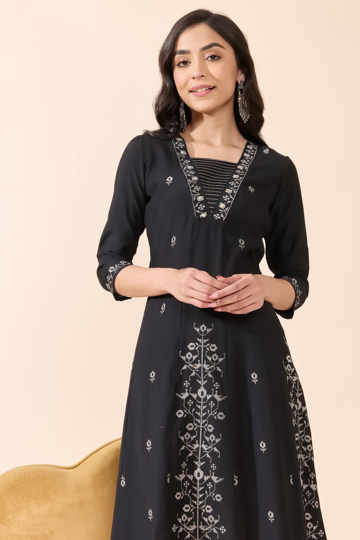 BLACK JAMDHANI FLORAL INSPIRED PRINTED PANELED KURTA