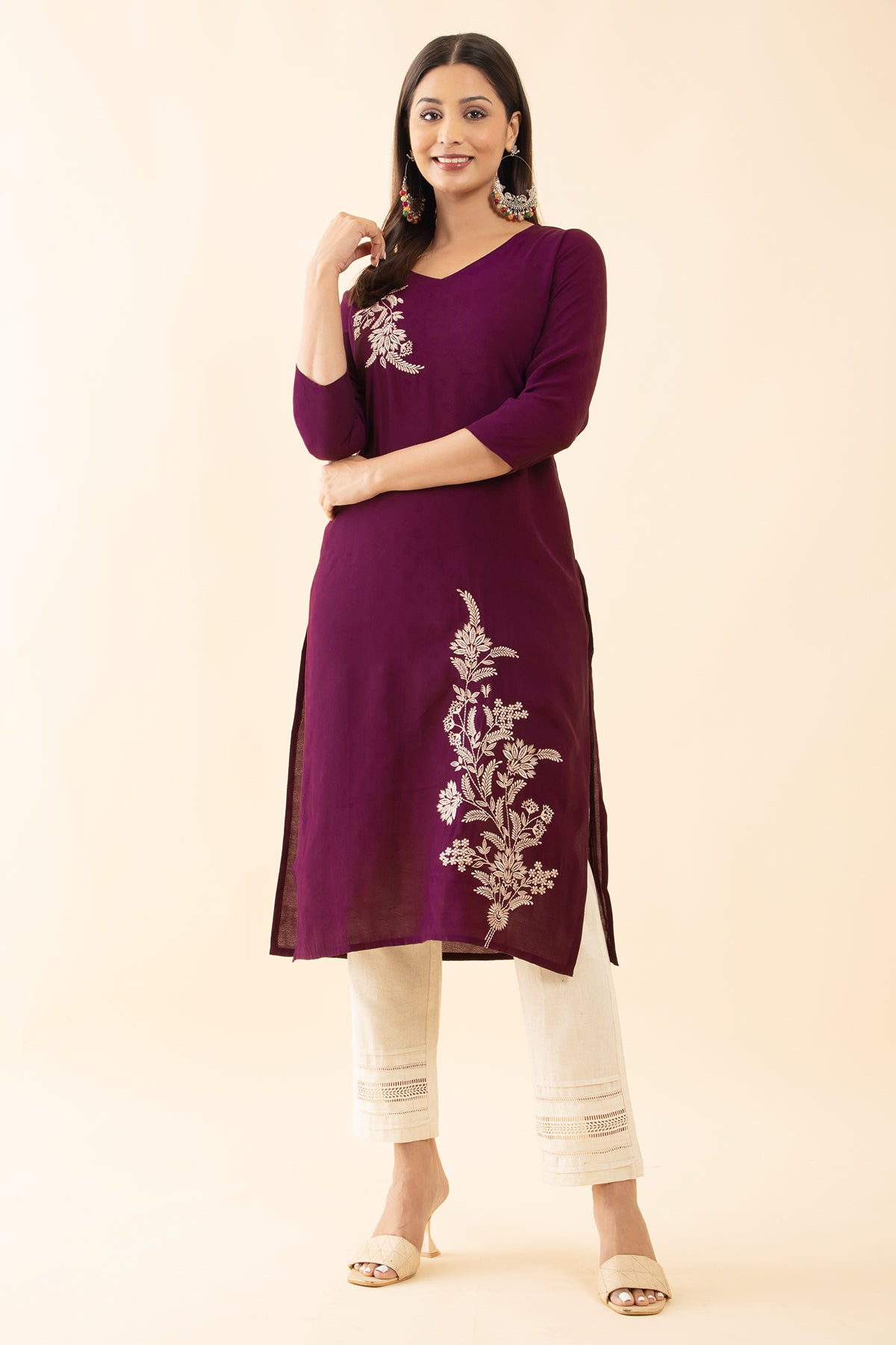 Textured Dobby Kurta with Floral Embroidery - Burgundy