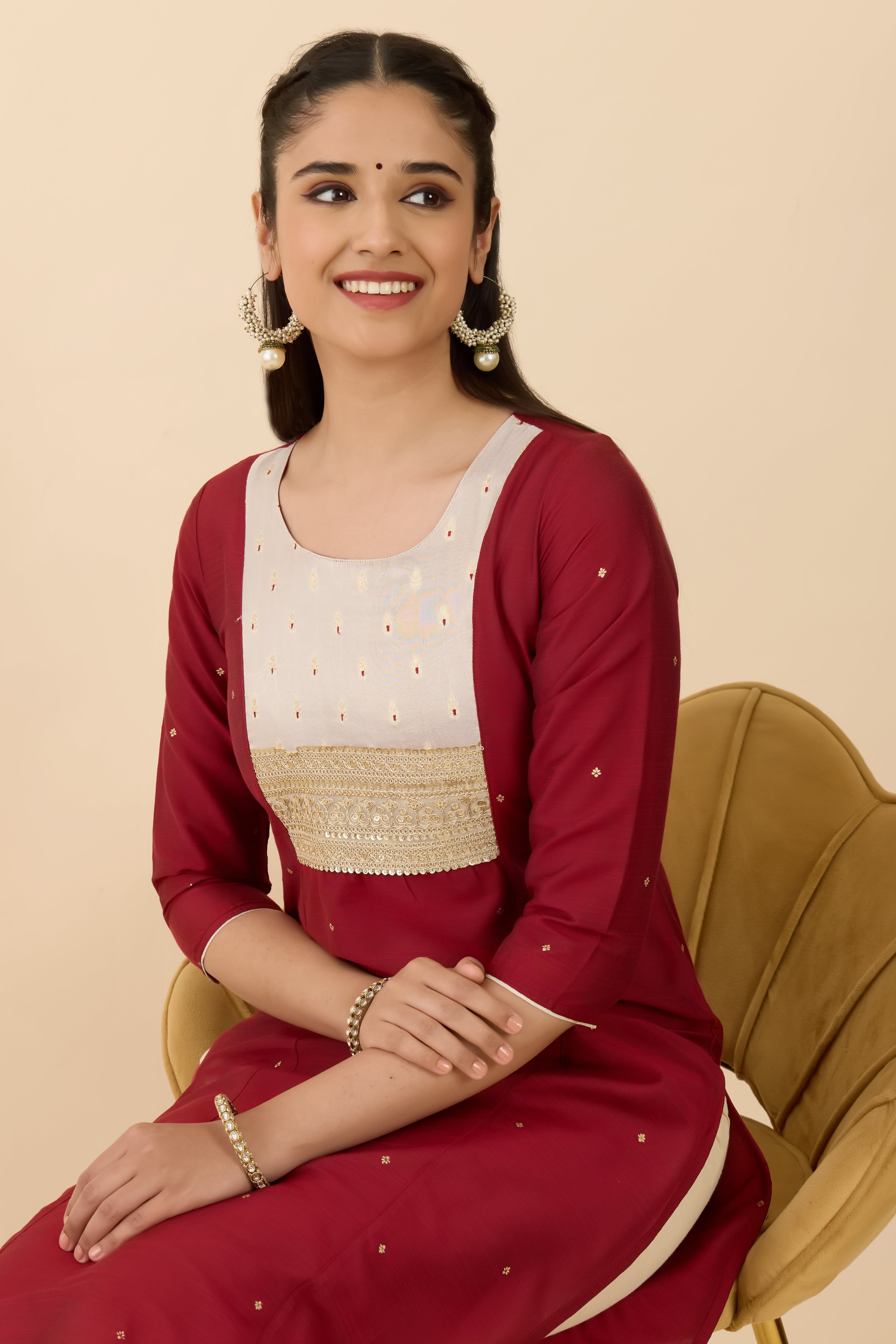 MAROON BUTTA PRINTED STRAIGHT CUT KURTA