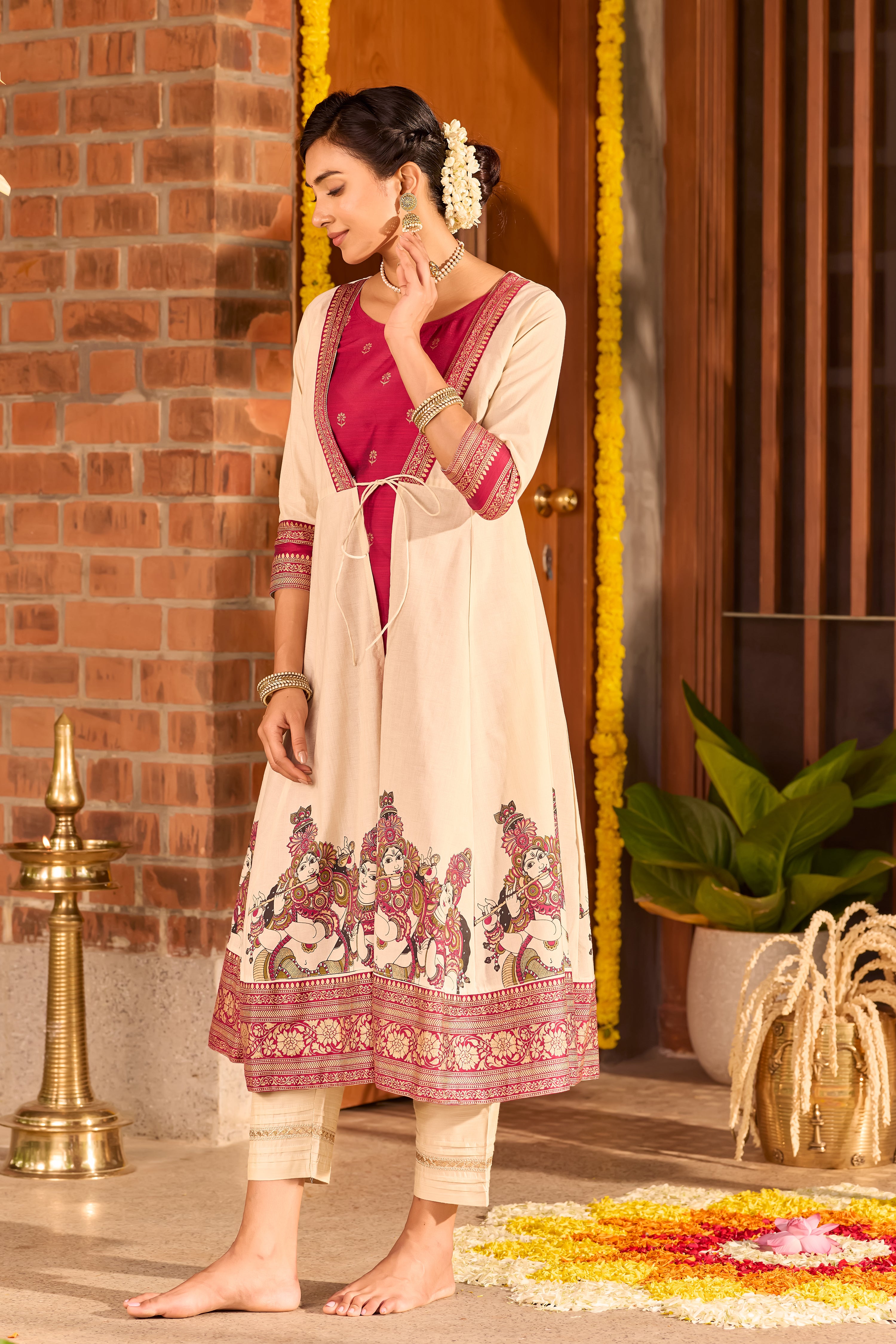 Off-White & Magenta A-Line Kurta with Mural Print