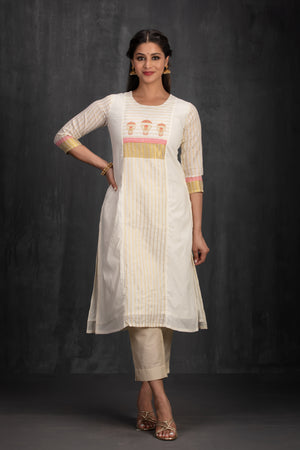 Off-White Mulmul Cotton Kurta with Muthukkuda Golden Thread Work
