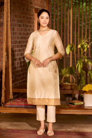 Off-White & Golden Chanderi Kurta with Kasavu Detailing