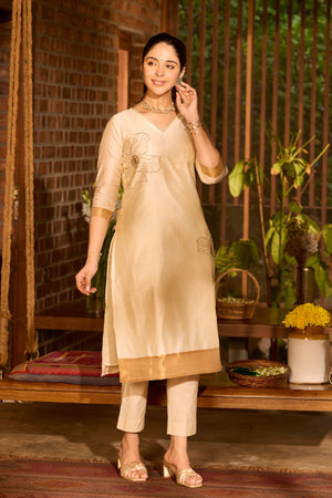 Off-White & Golden Chanderi Kurta with Kasavu Detailing