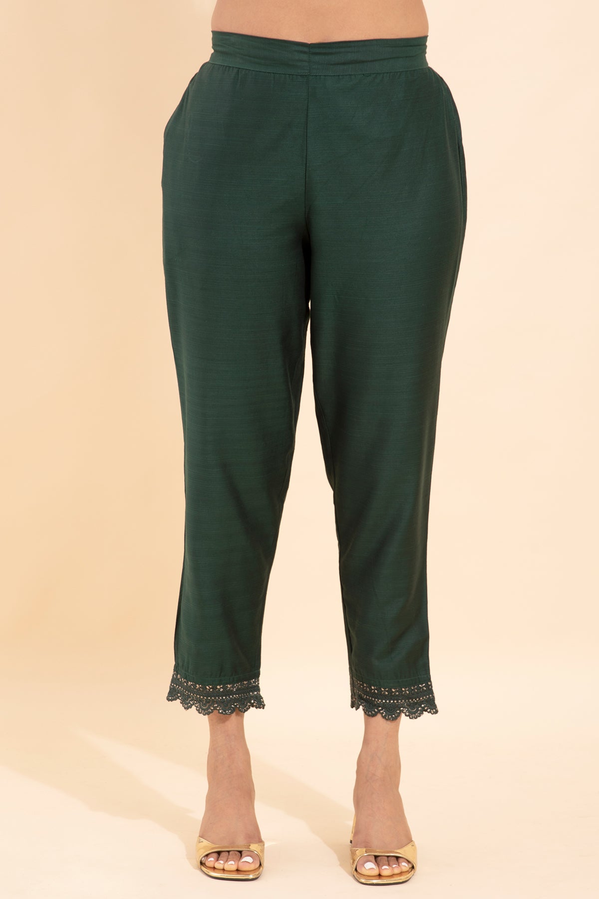Solid Straight Pant With Scallop Border Green