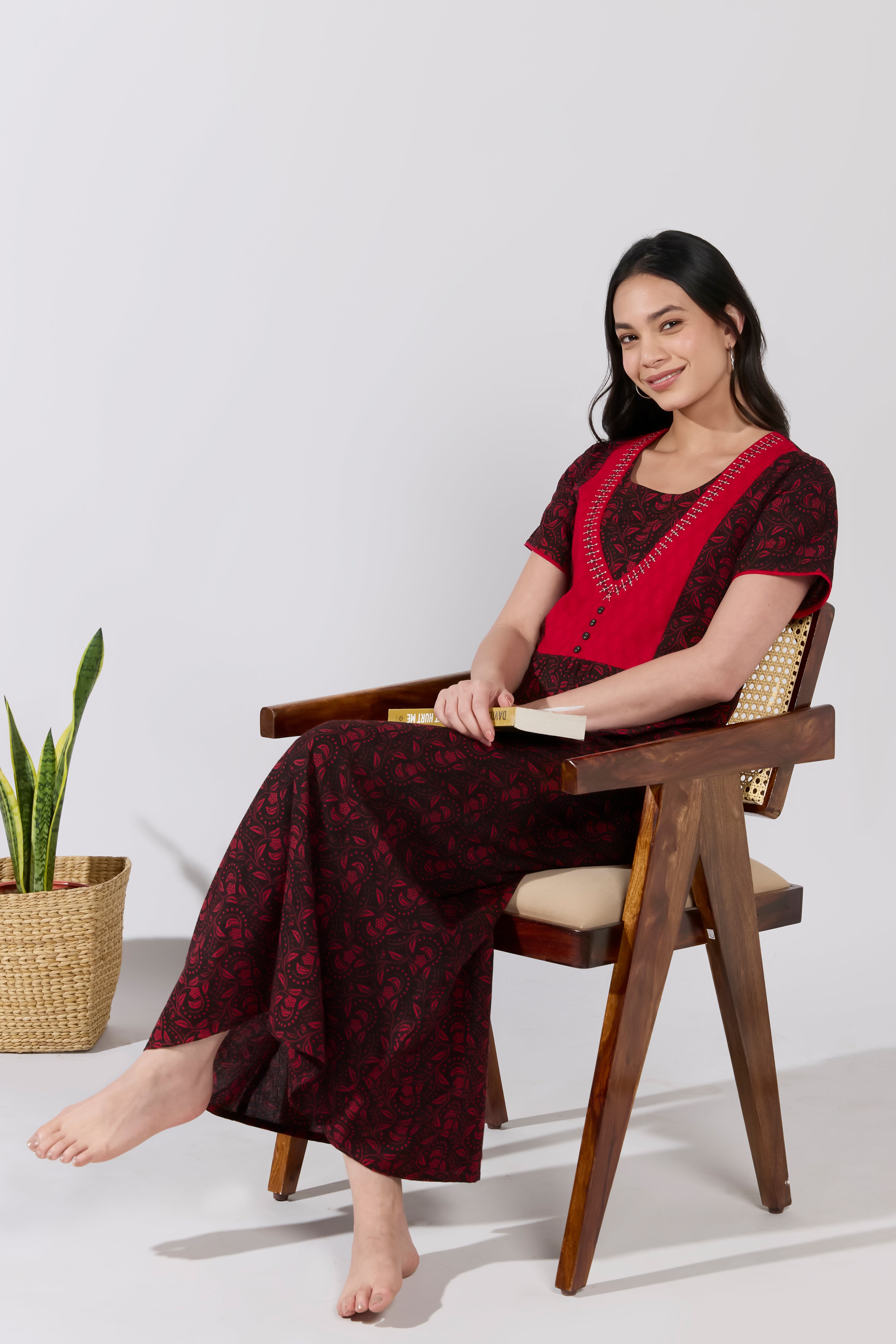 BLACK FLORAL COTTON NIGHTWEAR WITH BUTTA YOKE