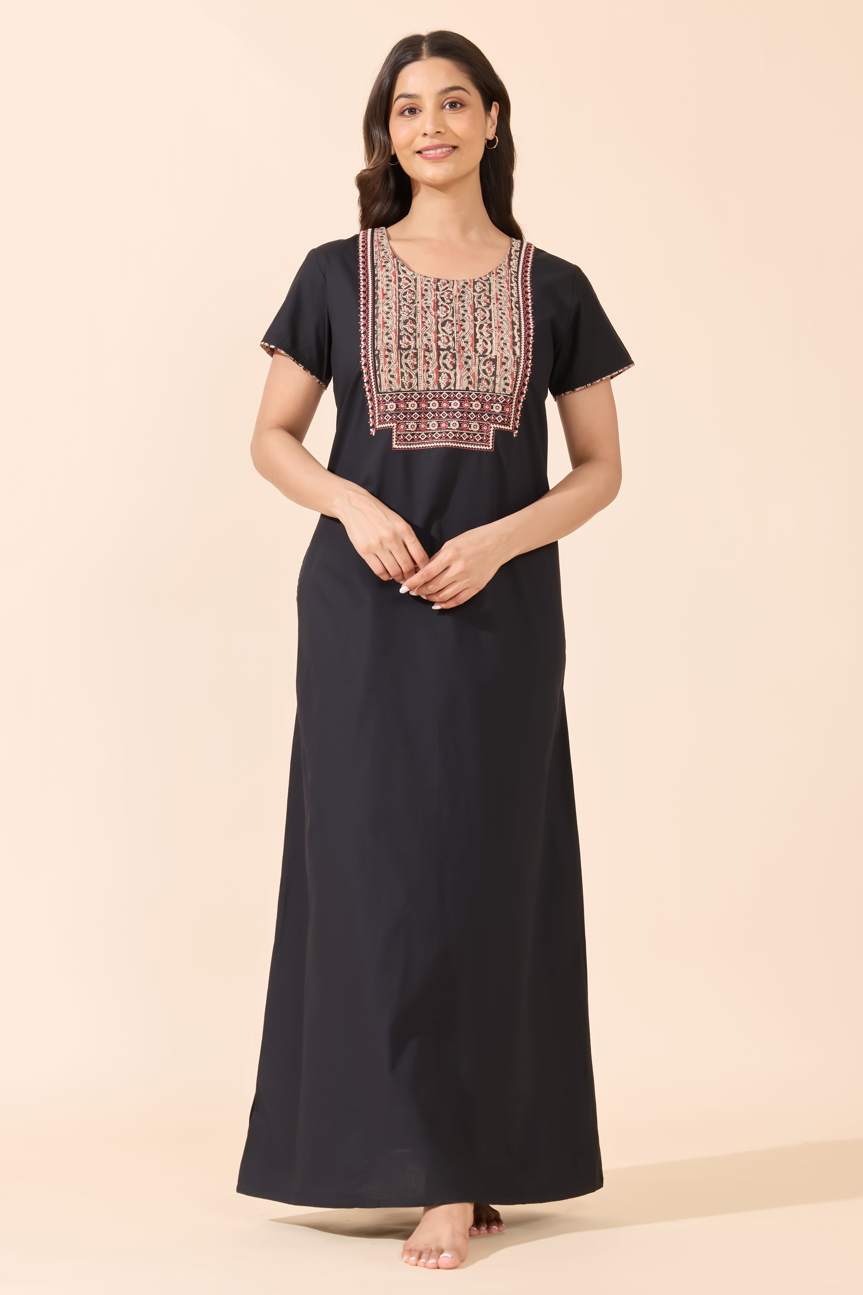 Black Solid Cotton Nightwear