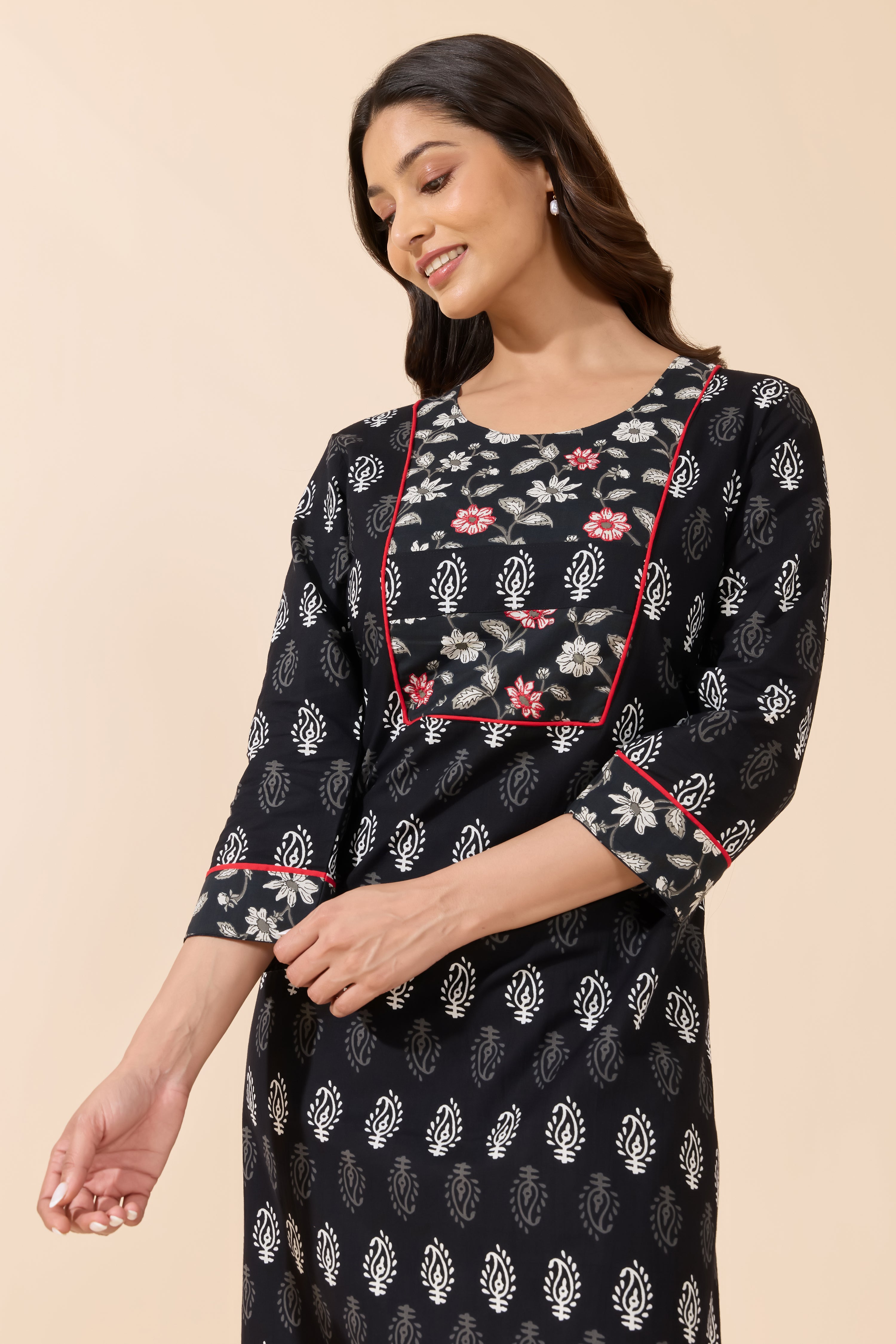 Black Paisley Printed Cotton Nightwear