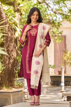Magenta Kathakali Print Kurta Set with Off-White Tissue Dupatta