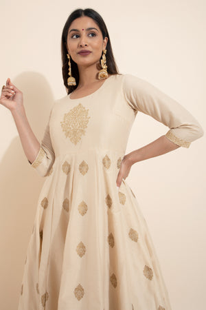Floral Embroidered Kurtaset with Brocade Dupatta - Off-White & Gold