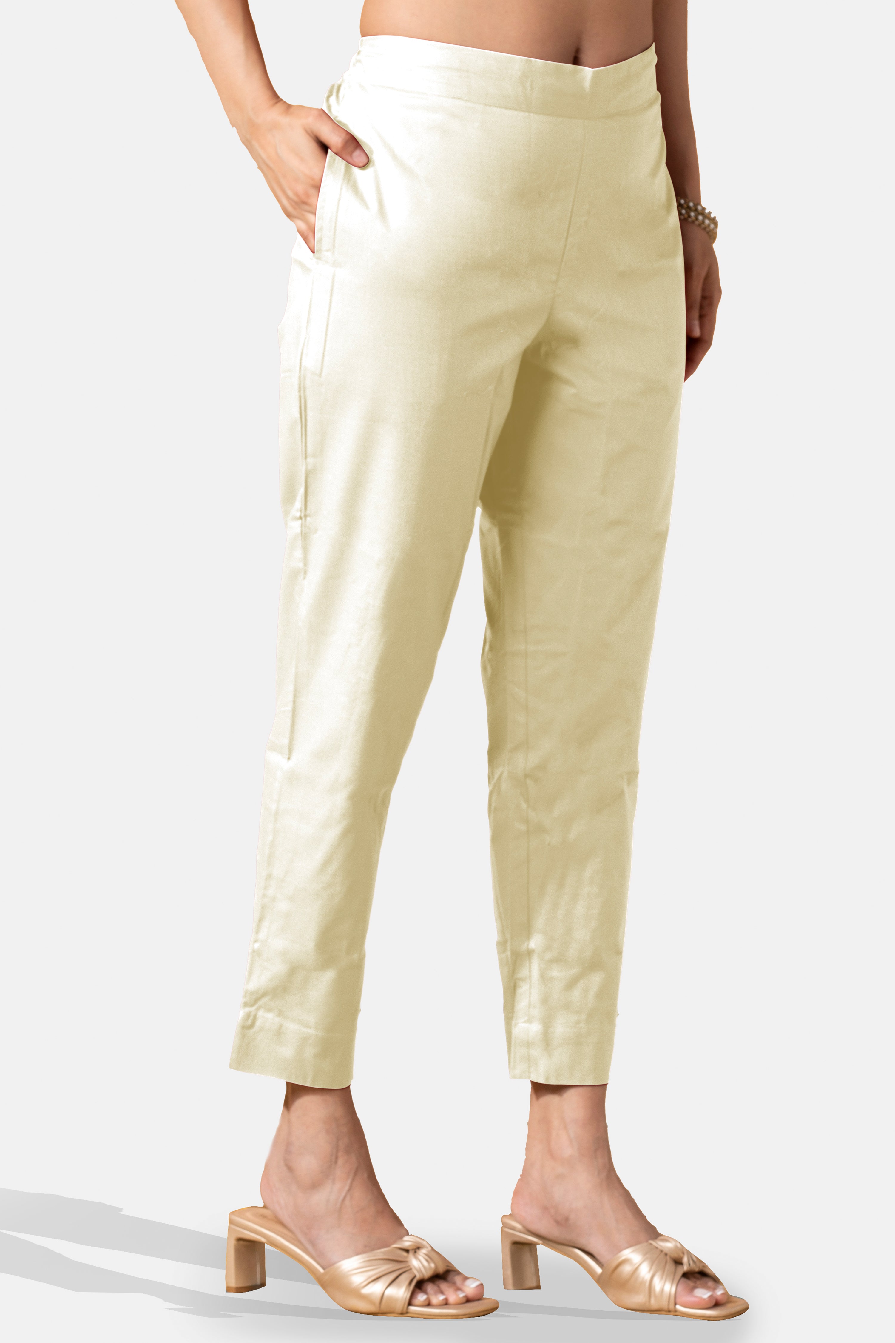 Off-White Solid Pure Cotton Straight Pant
