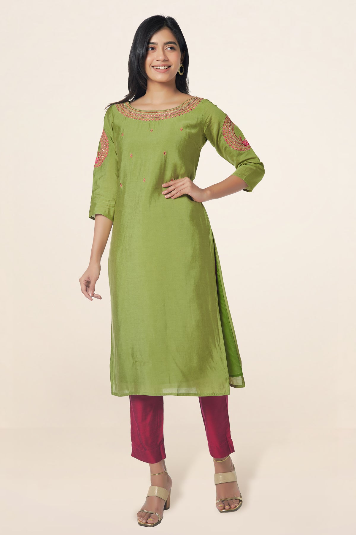 Geometric Motif Embroidery With Foil Mirror Butta Embellished Kurta Green