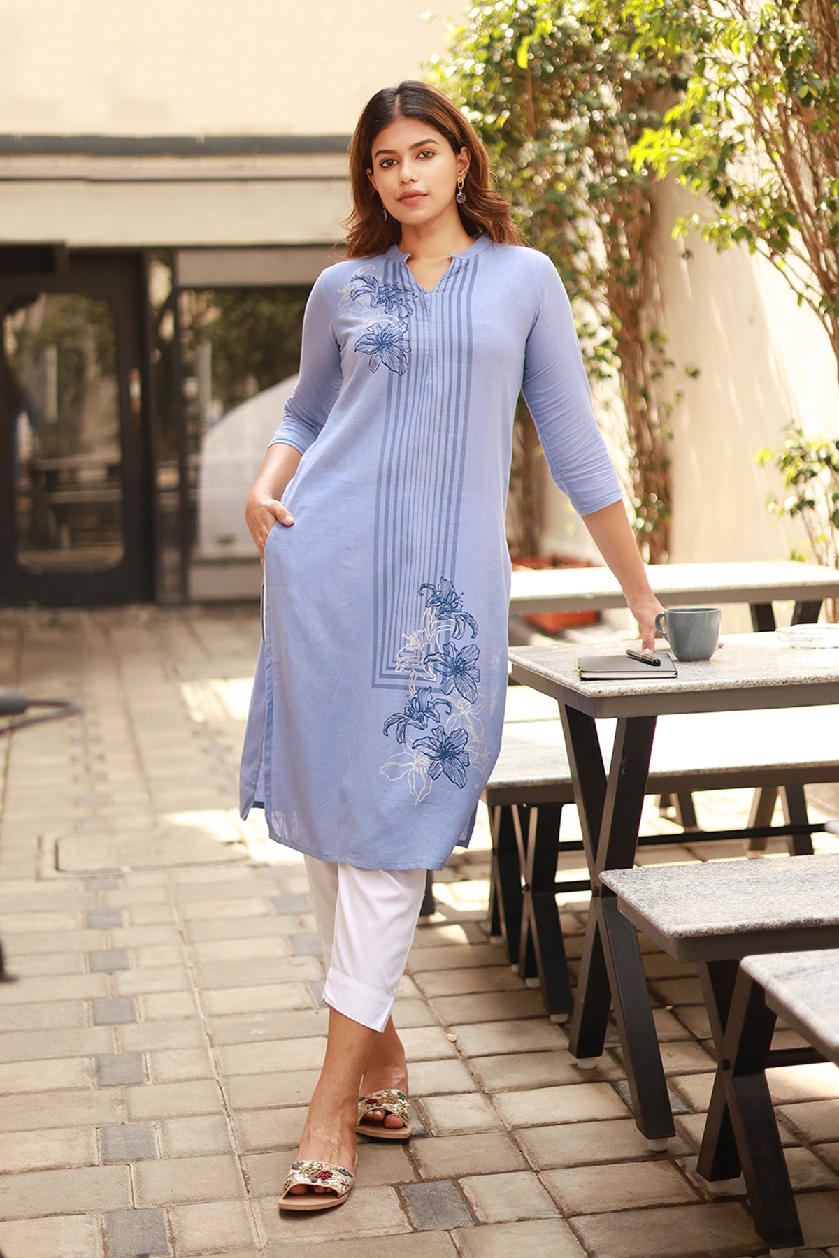 Stylish Kurta with Floral Mandarin Collar Print in violet New Design