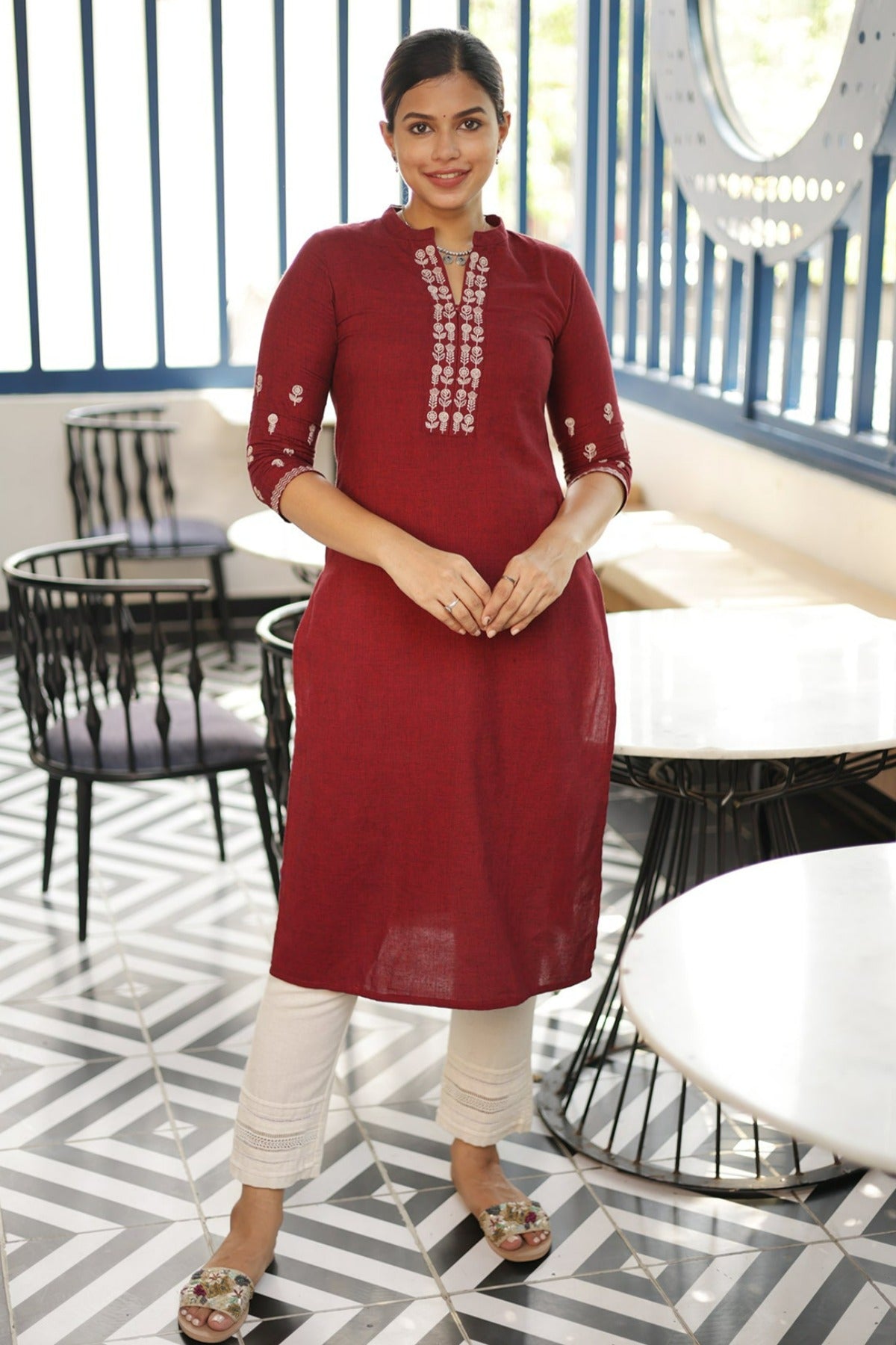 Mandarin Collar Maroon Color Kurta Solid Print Style