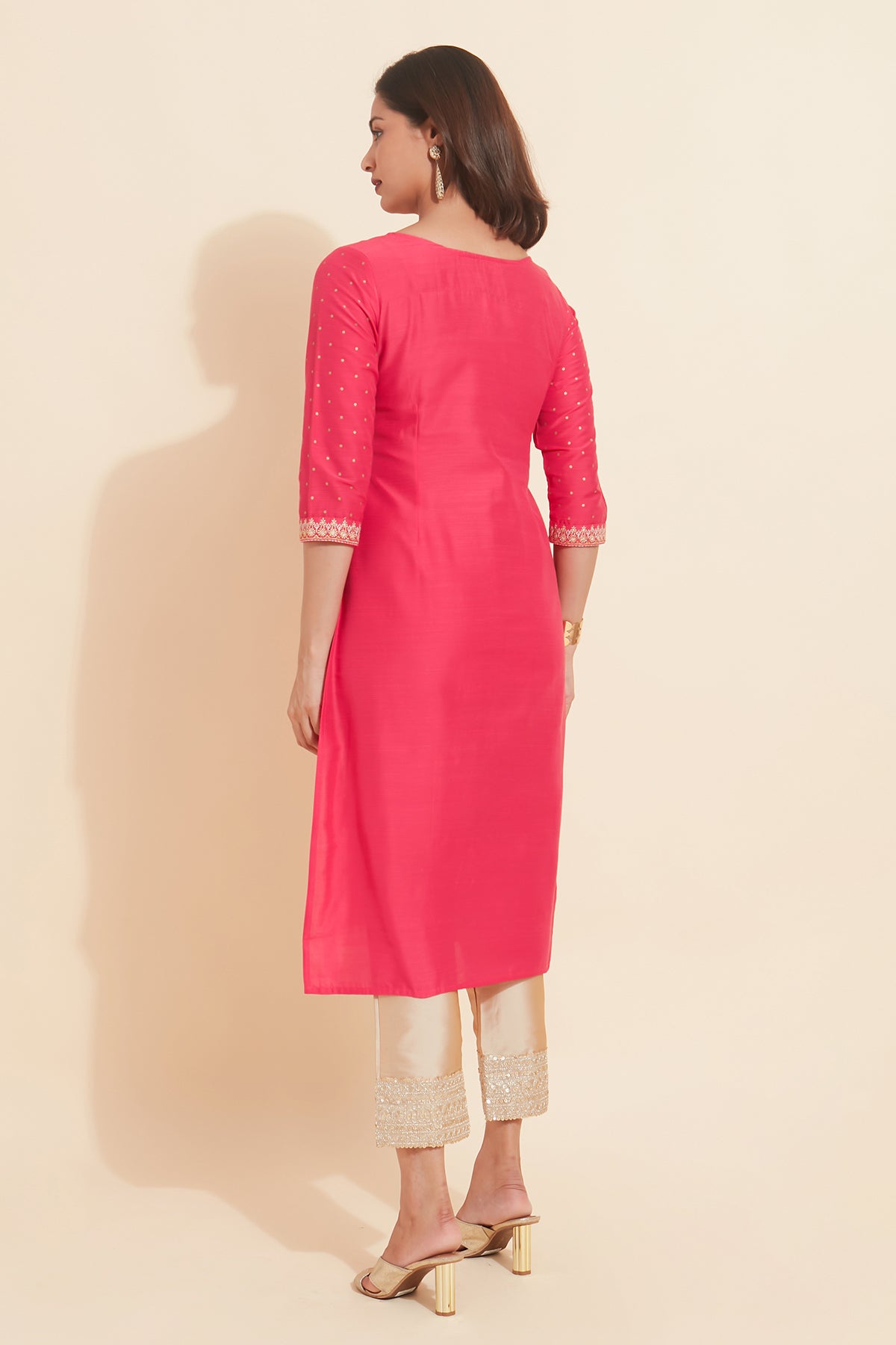Jewel Embroidered Neckline With Floral Placement Kurta Pink