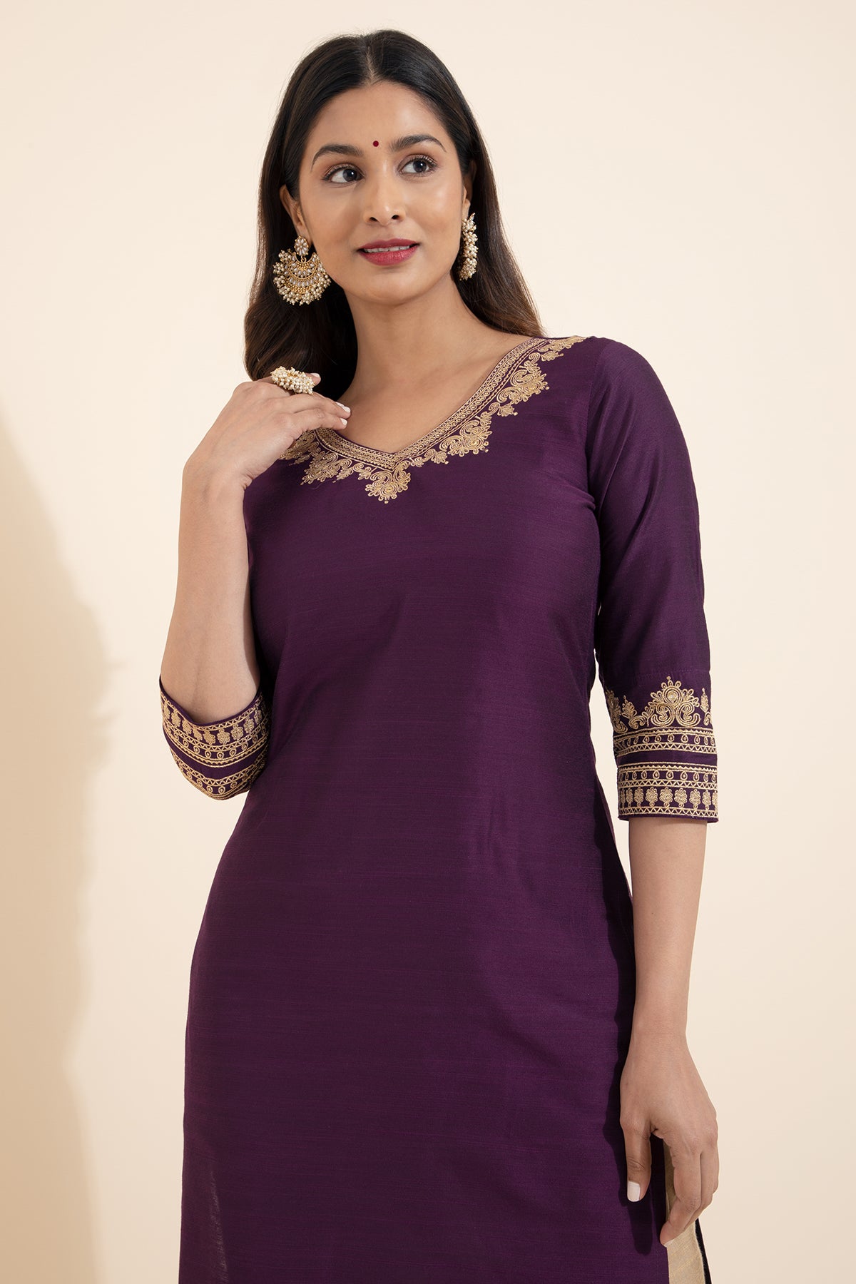 Floral Embroidered Kurta - Burgundy