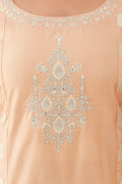 Contrast Floral Embroidered With Brocade Panelled Kurta - Peach