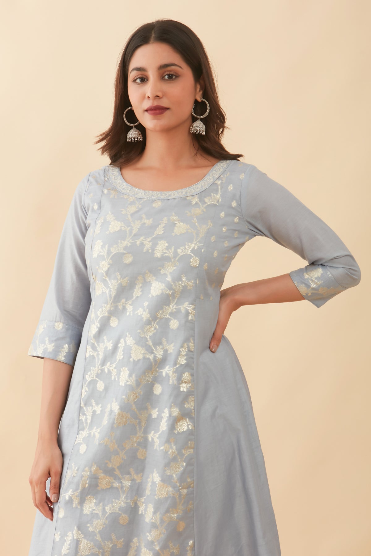 Floral Embroidered With Silver Brocade Panelled Kurta Grey