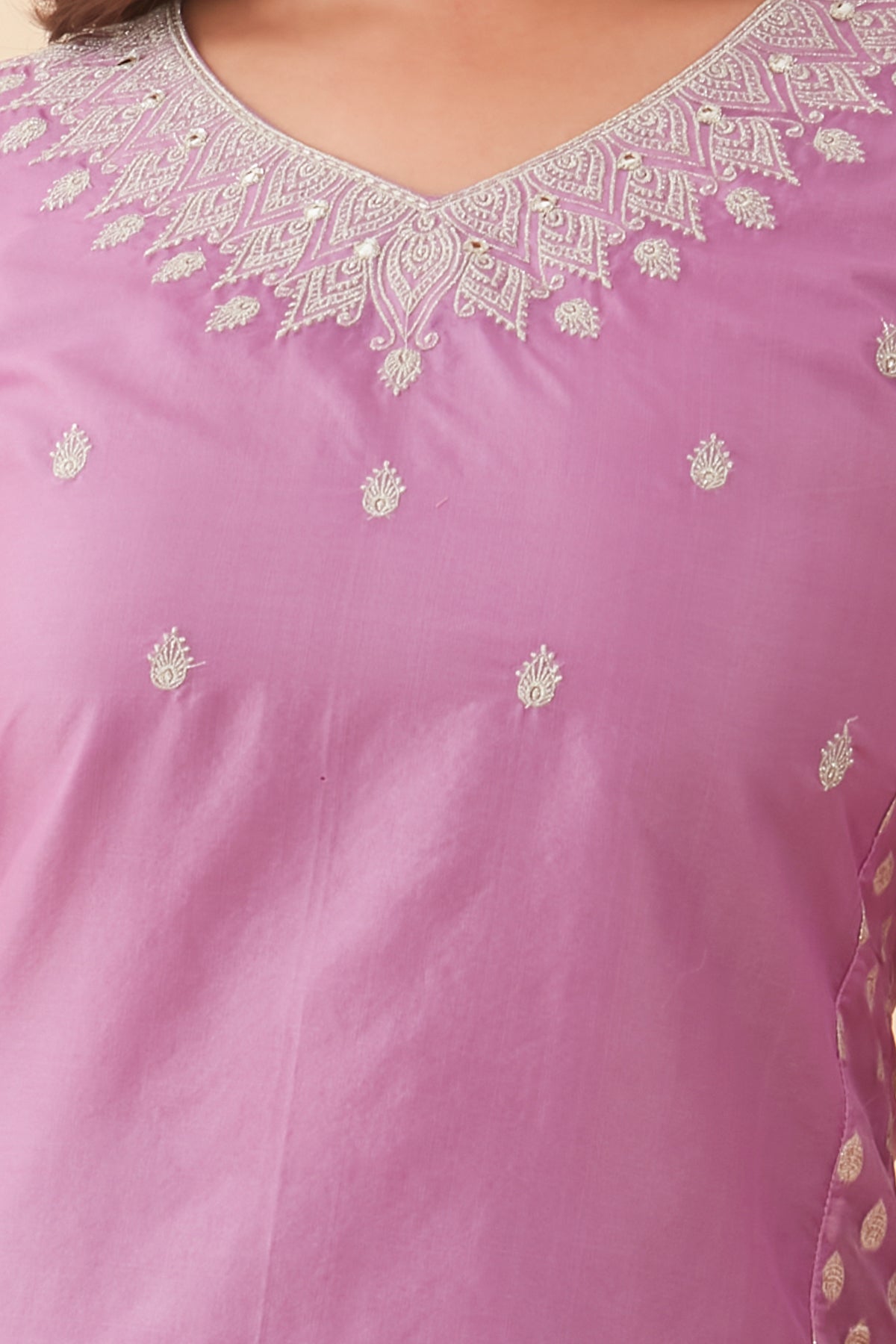 Jewel Embroidered Neckline With Brocade Panelled Kurta Purple