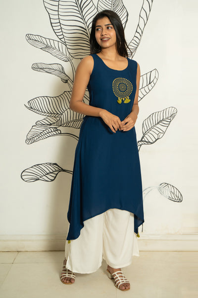 Foil Mirror Embellished With Geometric Embroidered Kurta - Blue