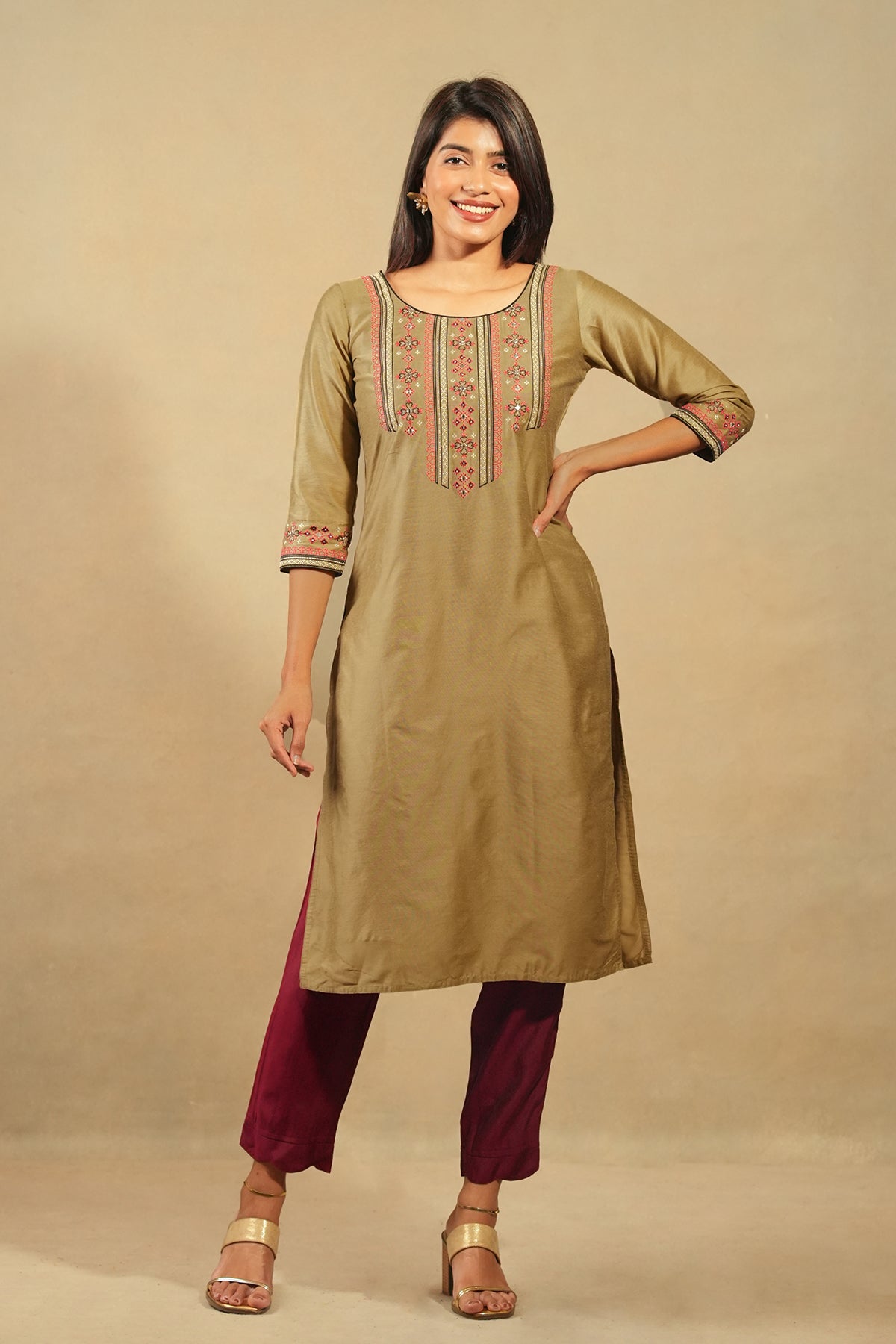 Geometric Embroidered With Foil Mirror Embellished Kurta Beige