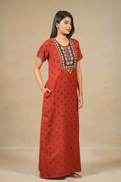 Paisely Embroidered Yoke With Printed Nighty Rust