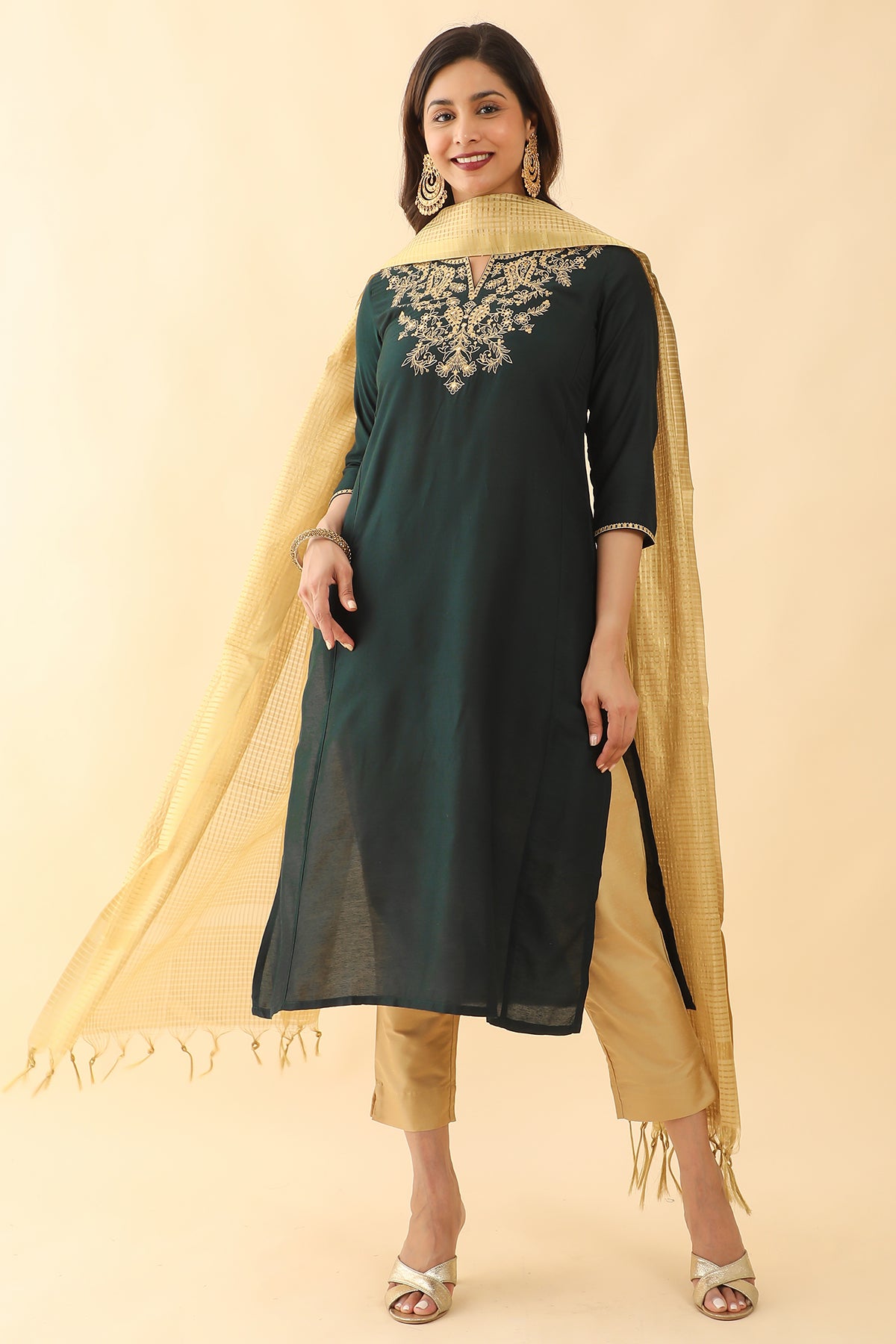 Paisley Embroidered With Foil Mirror Embellished Kurta Set - Green & Gold