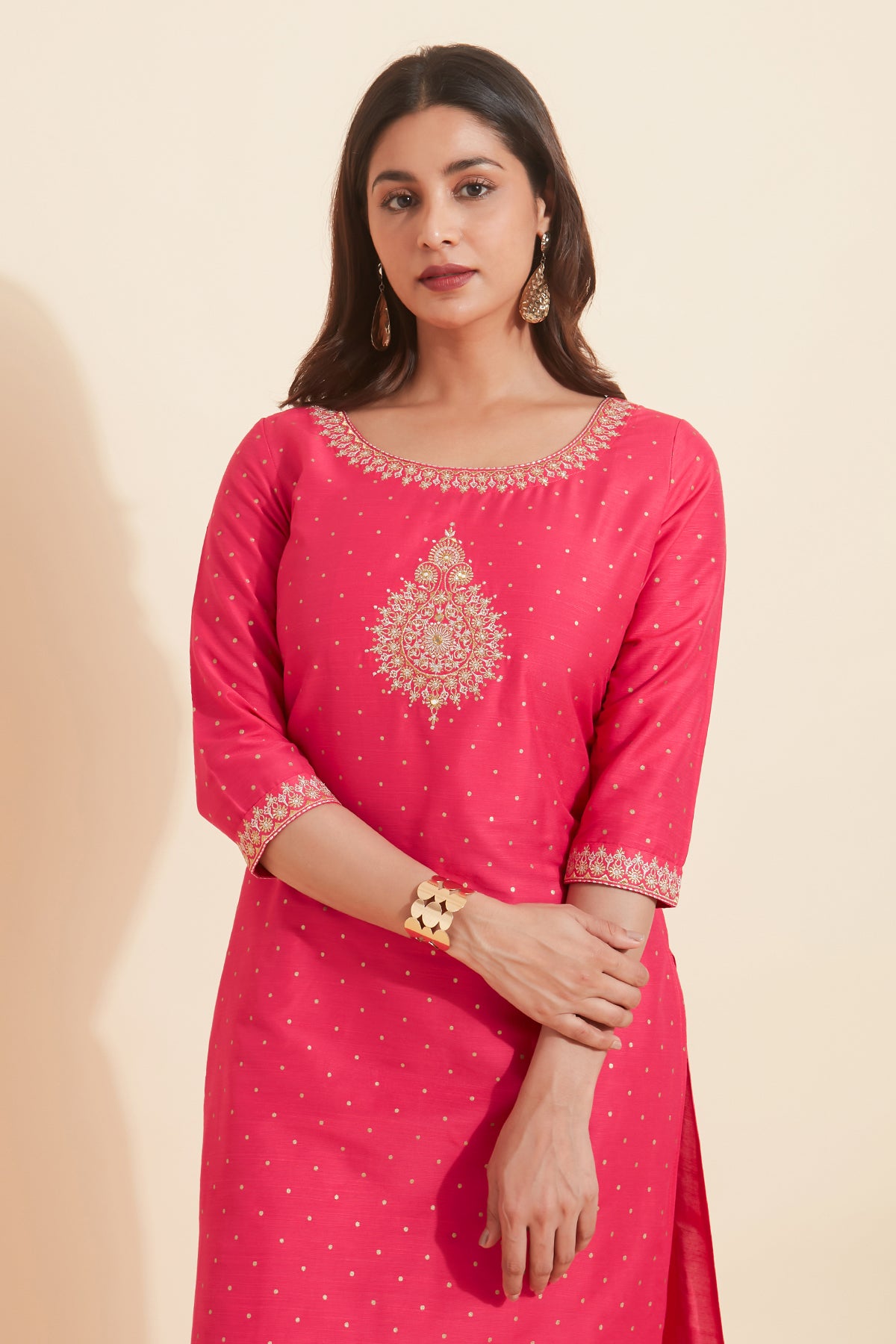 Jewel Embroidered Neckline With Floral Placement Kurta Pink