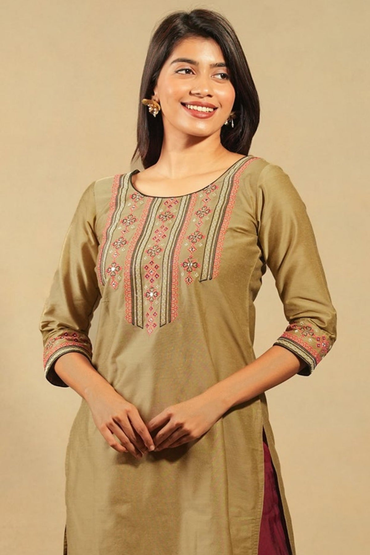 Geometric Embroidered With Foil Mirror Embellished Kurta Beige