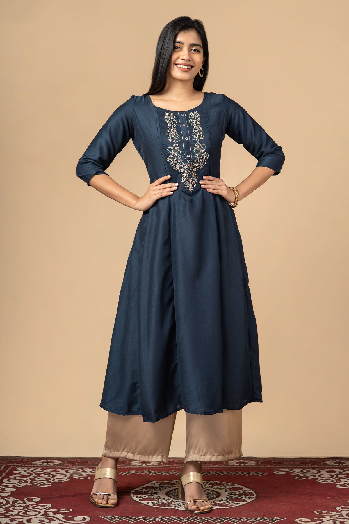 Floral Motif Embroidered Kurta Navy