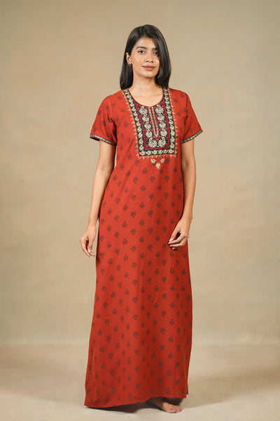 Paisely Embroidered Yoke With Printed Nighty - Rust