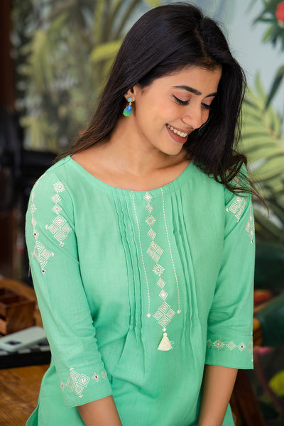 Foil Mirror Embellished With Geometric Embroidered Kurta Green