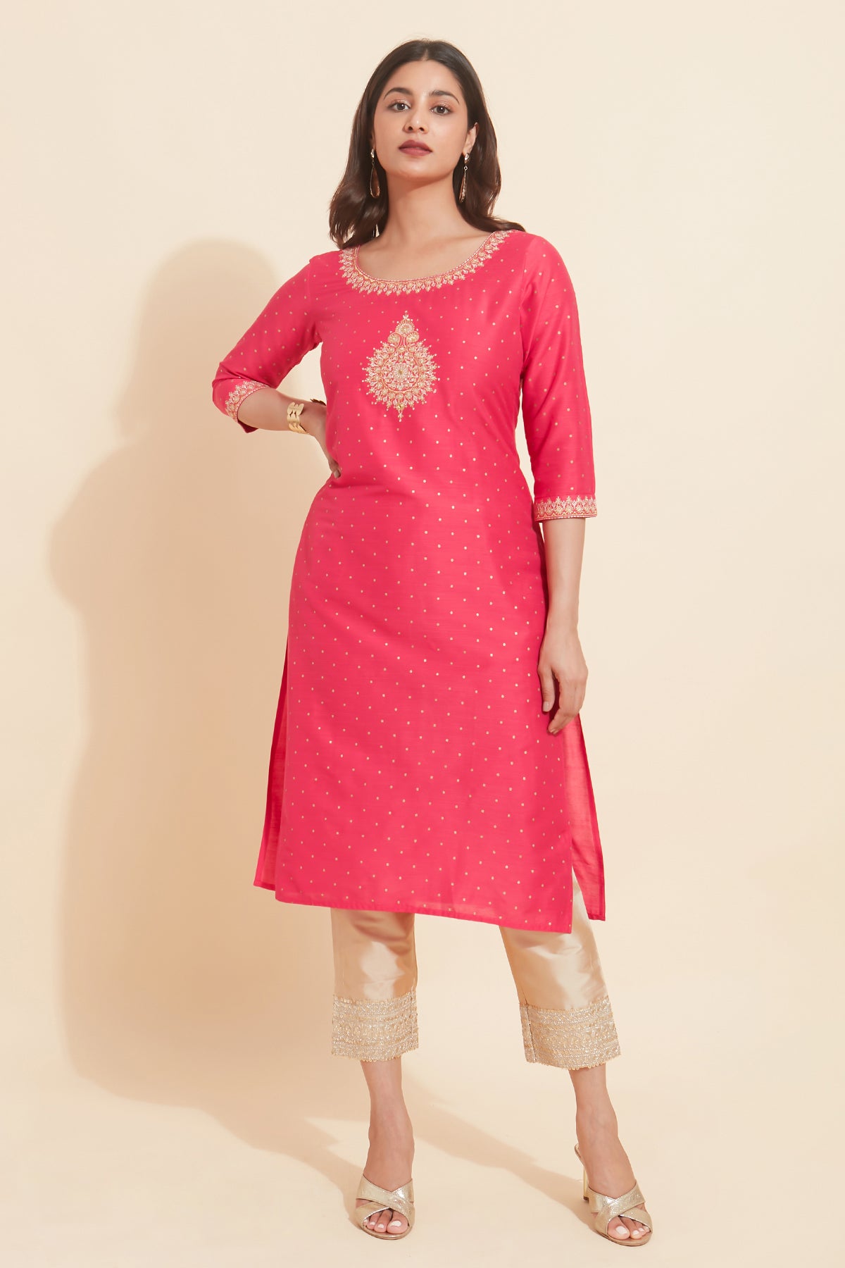 Jewel Embroidered Neckline With Floral Placement Kurta Pink