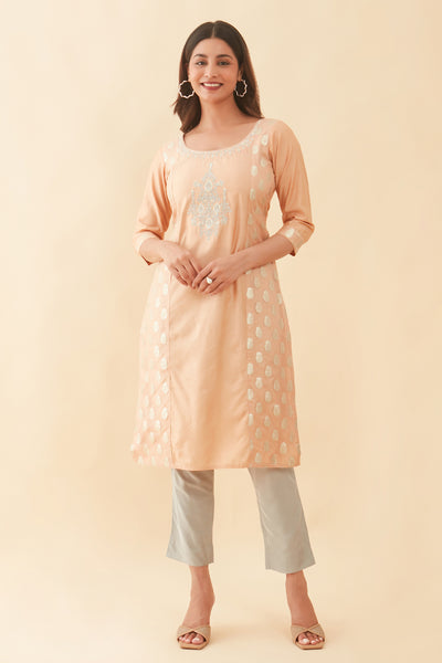 Contrast Floral Embroidered With Brocade Panelled Kurta Peach