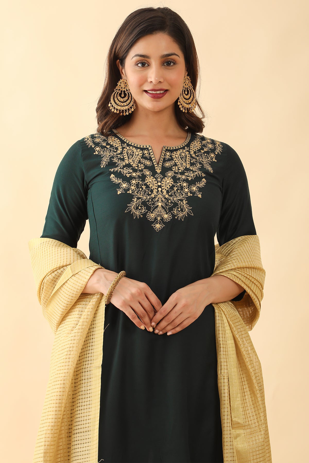 Paisley Embroidered With Foil Mirror Embellished Kurta Set - Green & Gold