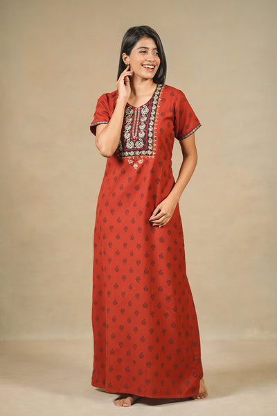 Paisely Embroidered Yoke With Printed Nighty Rust
