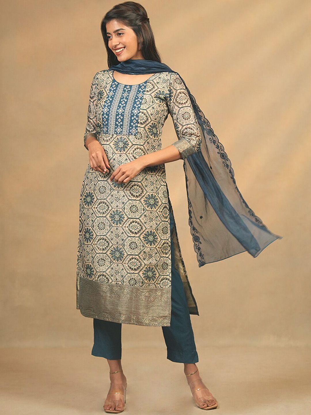 Geometric Embroidered Yoke Zari Border Kurta Set With Organza Dupatta Blue