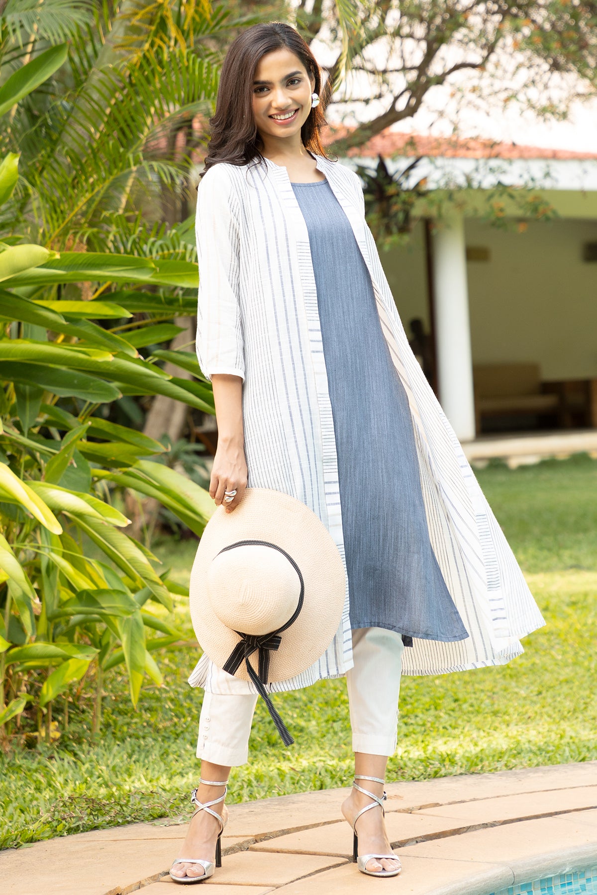 Monochrome Solid Kurta with Striped Jacket - Blue