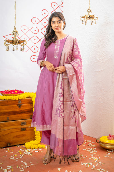 Floral Embroidered A line Kurta Set With Brocade Dupatta Pink