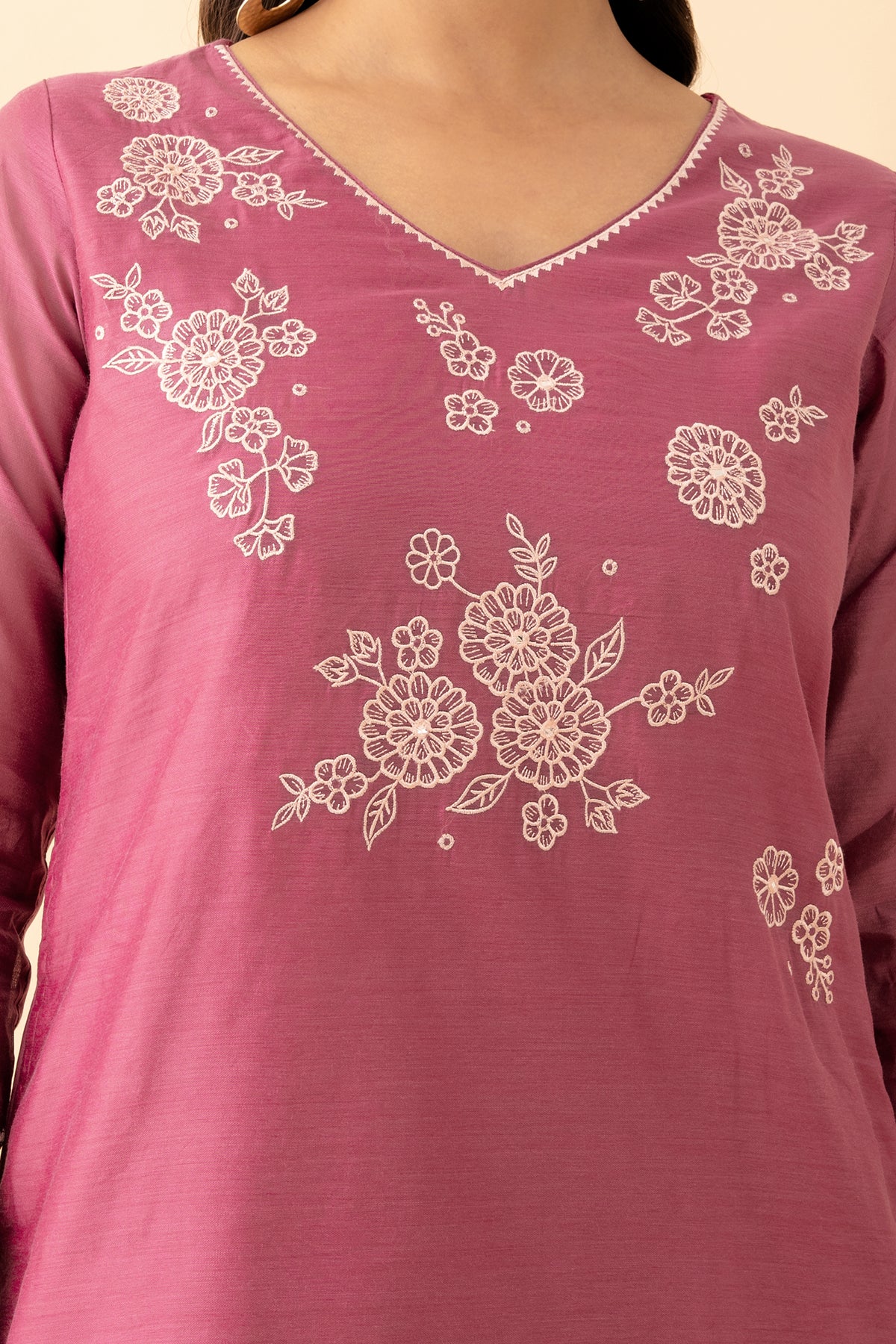 Contrast Floral Embroidered Kurta Pant Set - Pink
