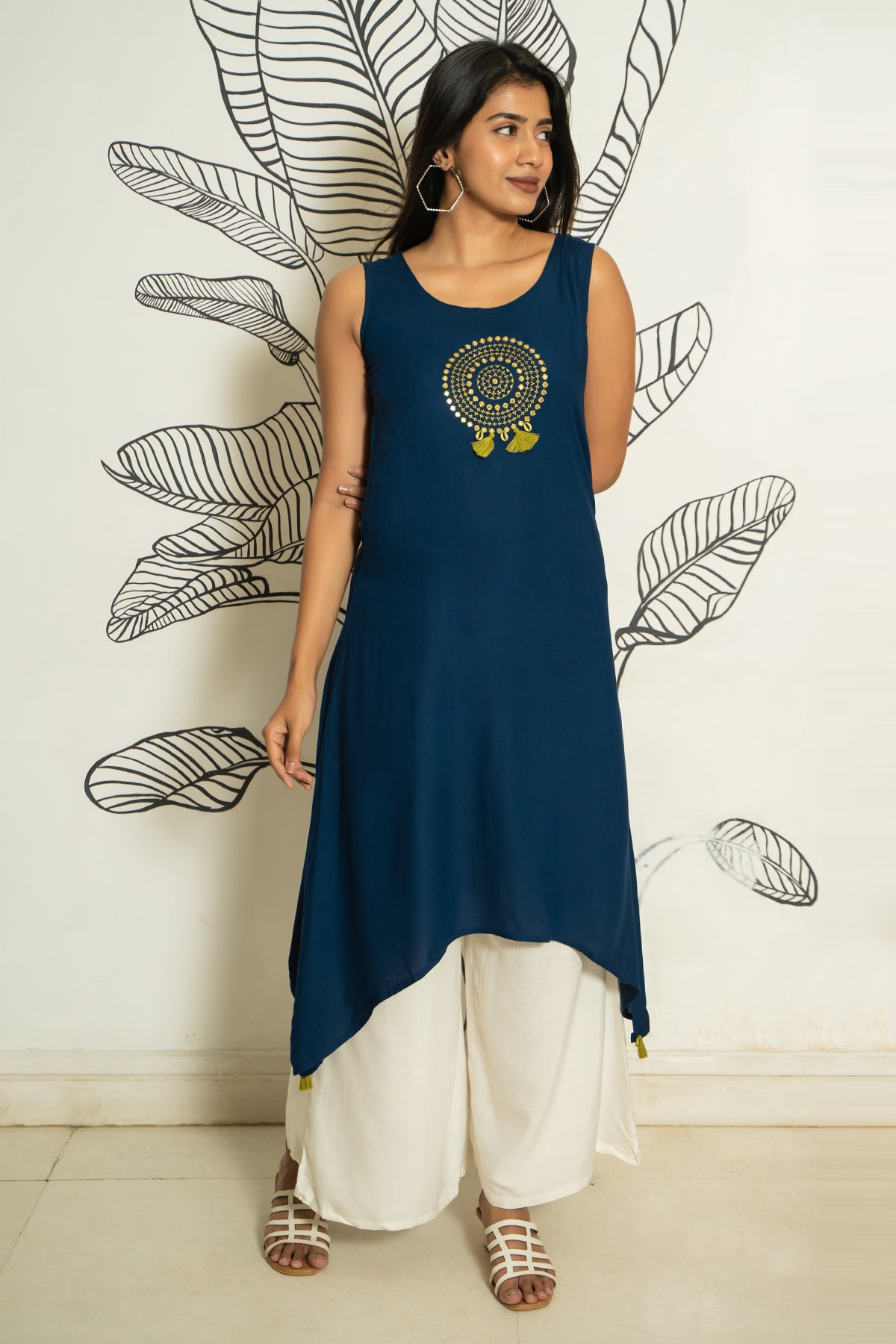 Foil Mirror Embellished With Geometric Embroidered Kurta Blue