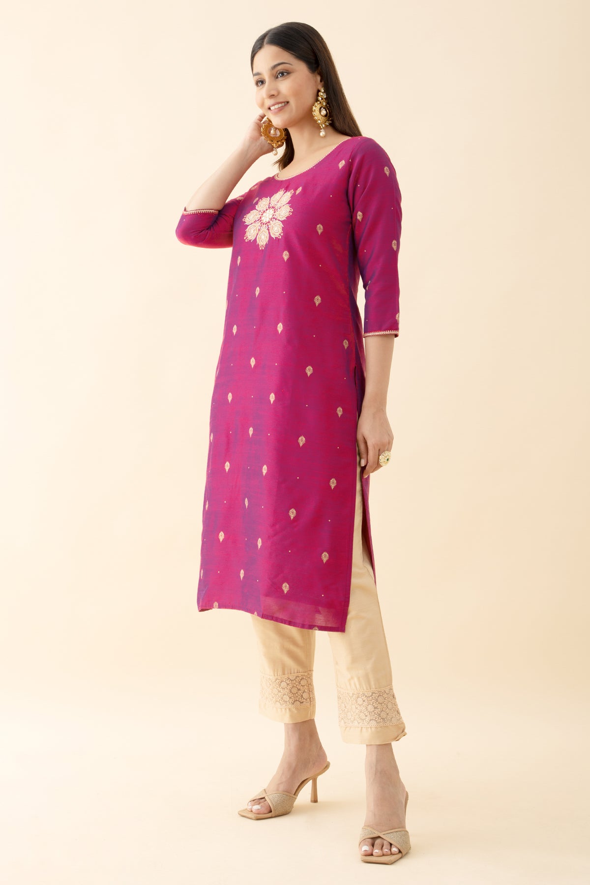 Mayilpeeli Embroidered Kurta - Pink