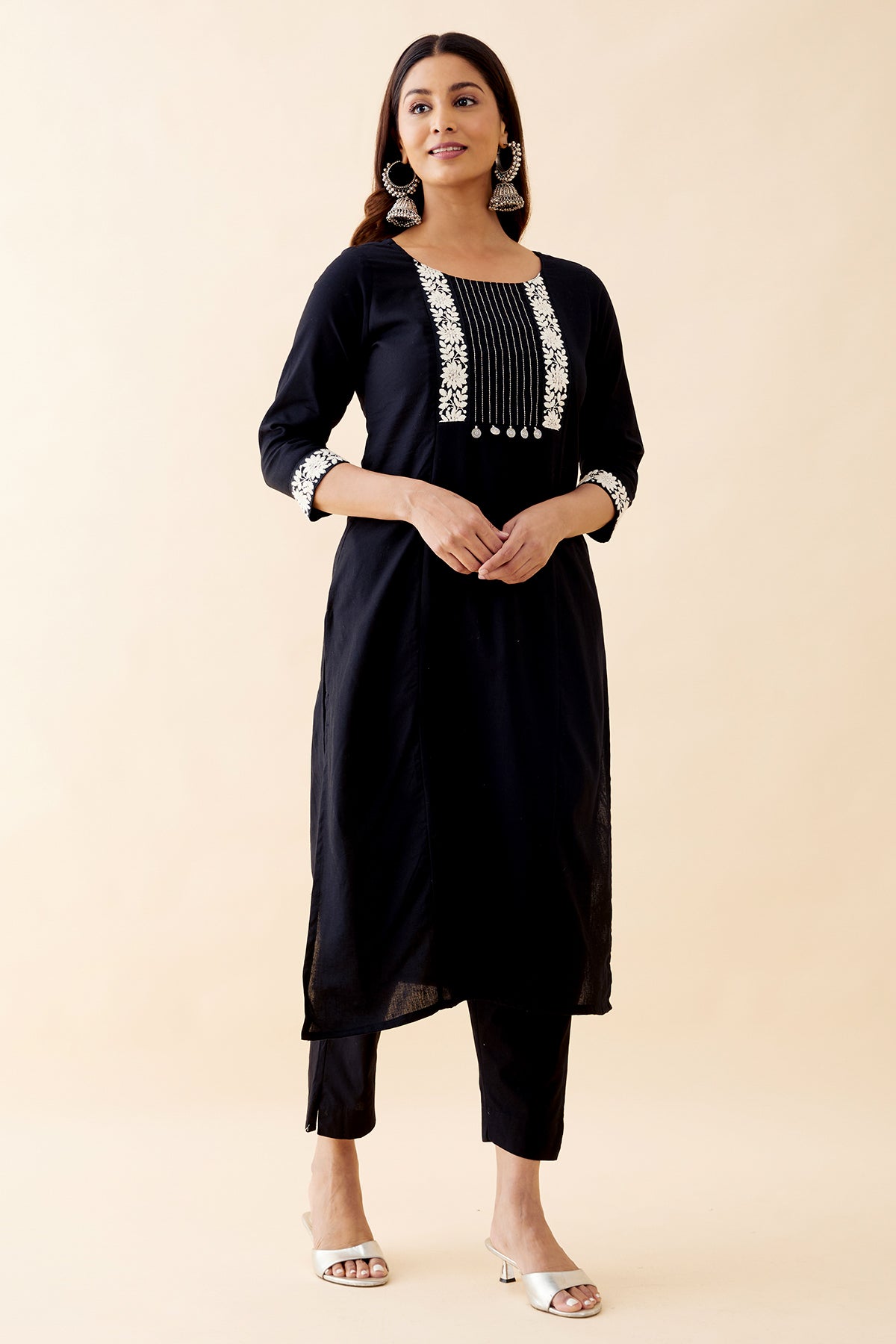 Monochrome Floral Embroidered Kurta - Black