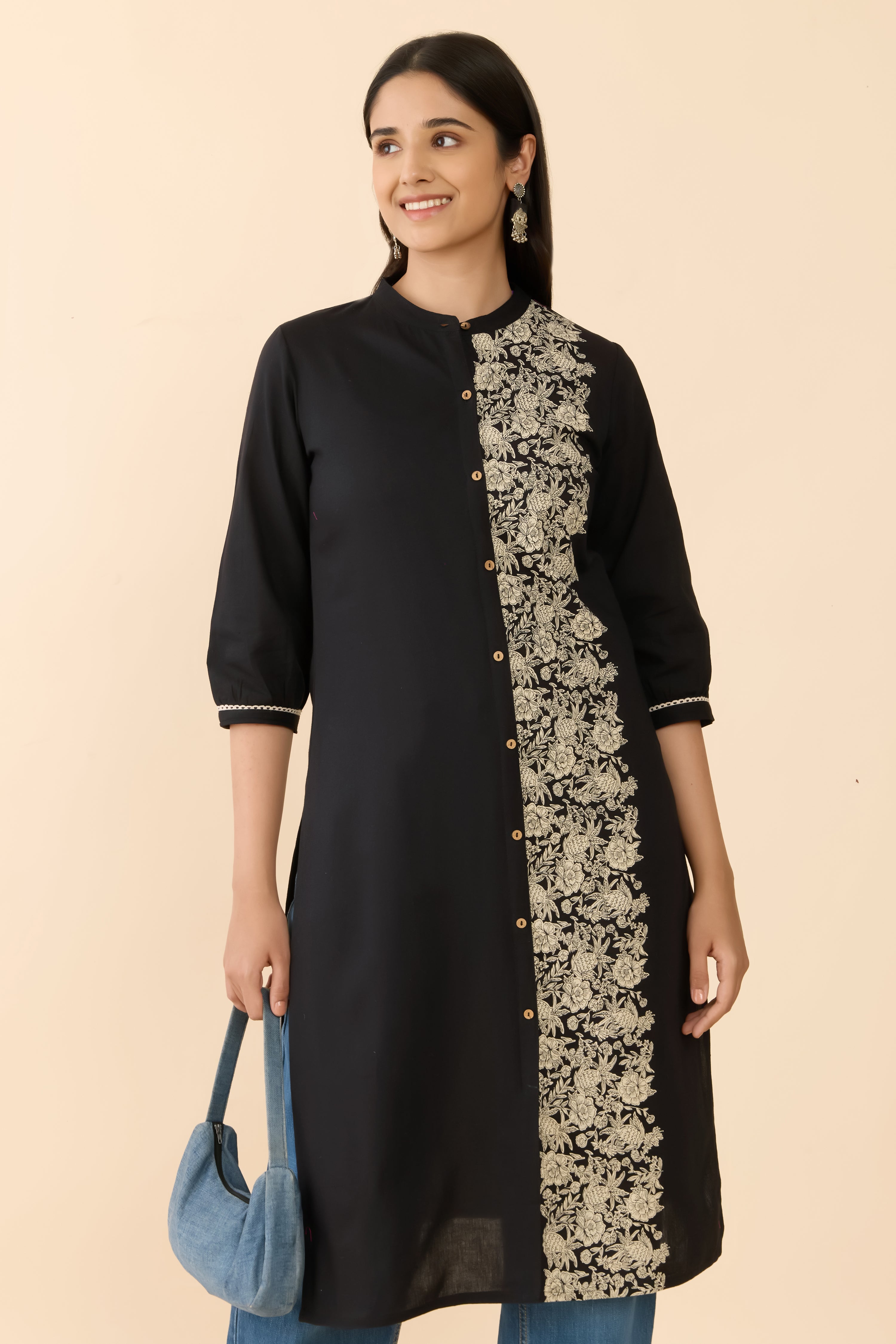 BLACK FLORAL PRINTED STRAIGHT CUT KURTA