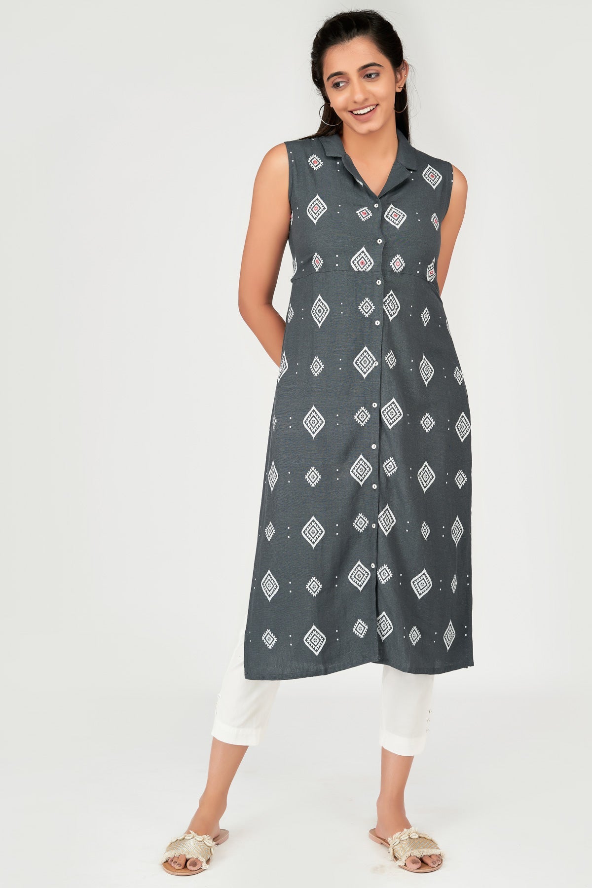 Mirror Embroidered Geometric Motif Kurta Grey